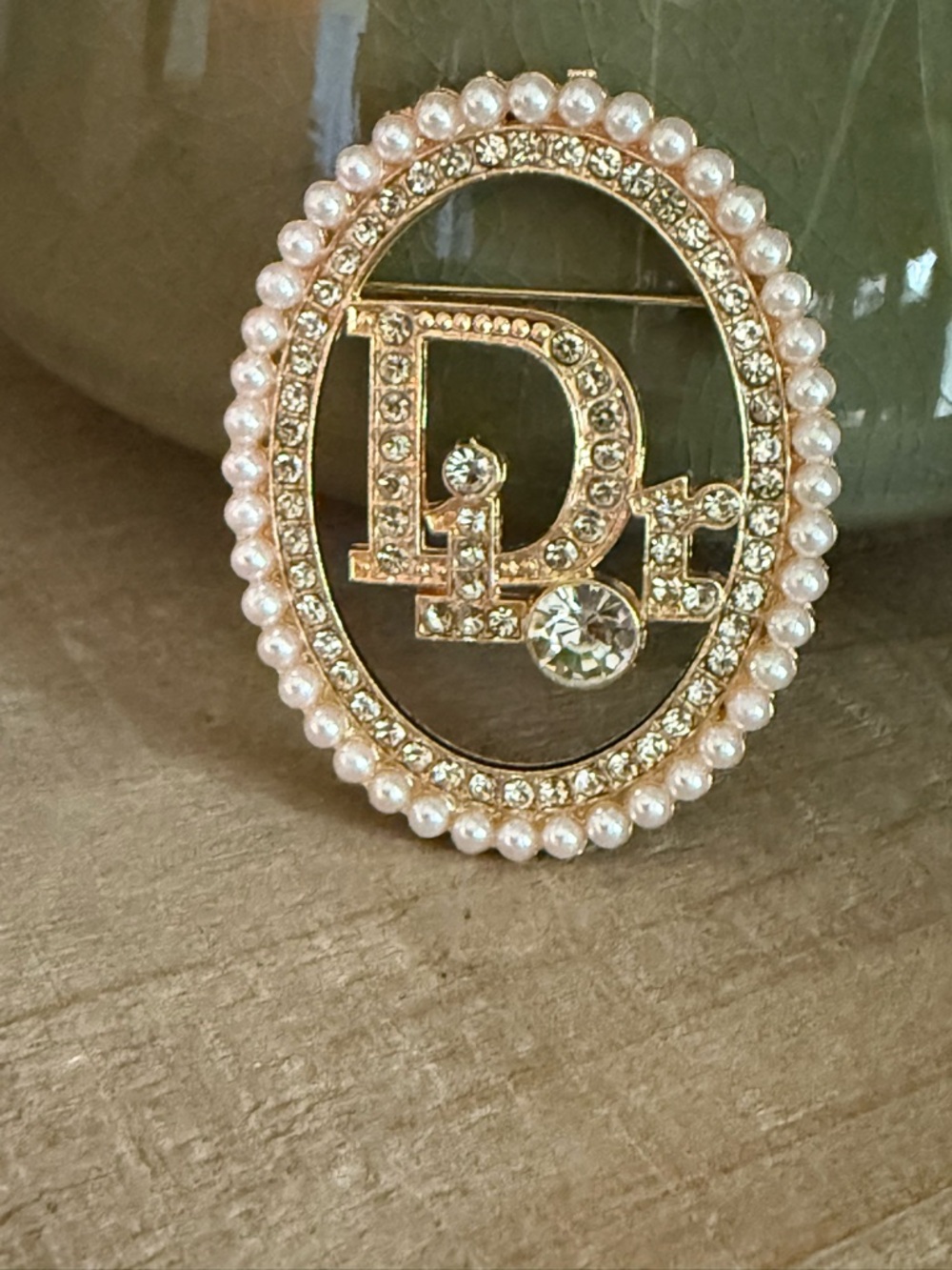 Gold Tone Pearl & Rhinestone Oval Brooch – Dior Style Statement - Picture 3 of 7